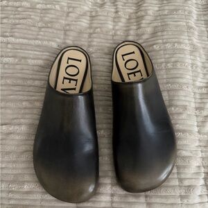 Loewe Women's Gradient Black Leather Mules